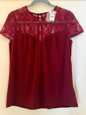 Express Women's Lace Yoke Short Sleeve Top - Burgundy